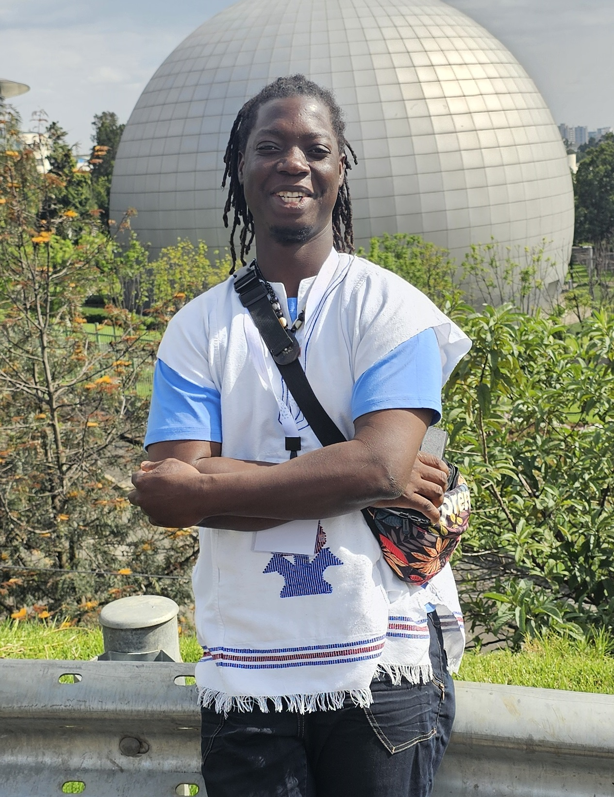 Portrait de Noël Koutohou Jahways sur le terrain